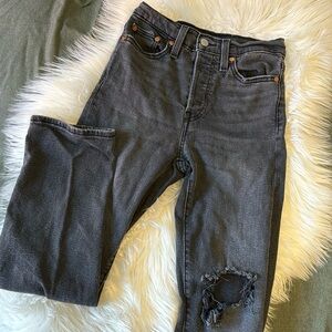 L e v i’ s • Destroyed Wedgie Straight high rise denim